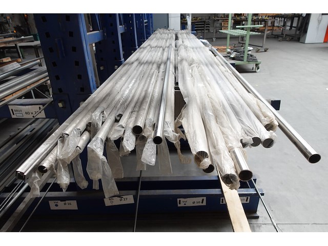 Inhoud rek - afbeelding 2 van  8