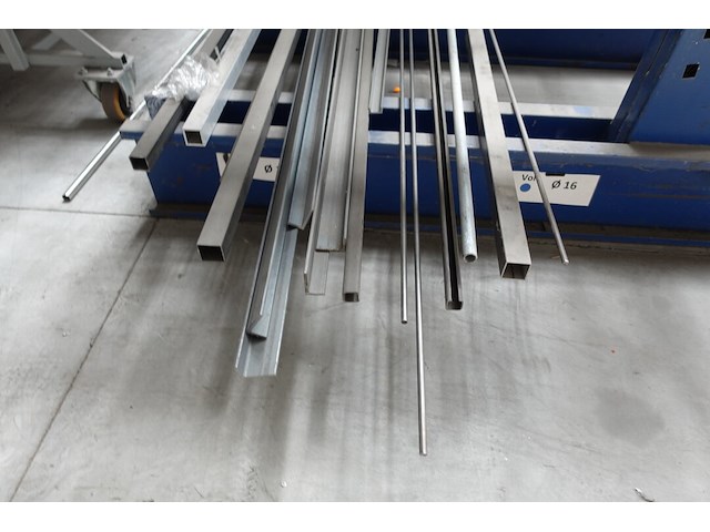 Inhoud rek - afbeelding 5 van  8