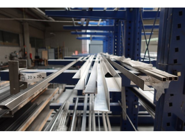 Inhoud rek - afbeelding 7 van  8