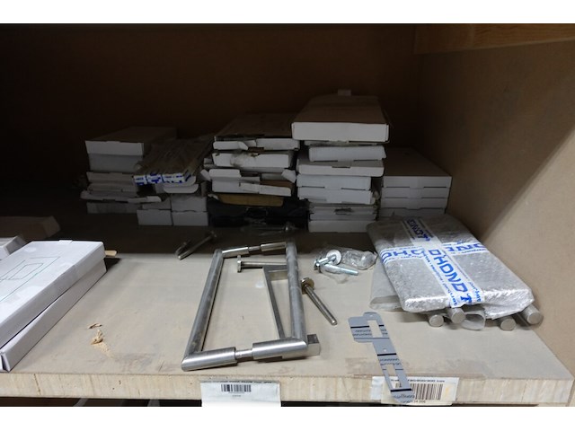 Inhoud rek - afbeelding 10 van  16