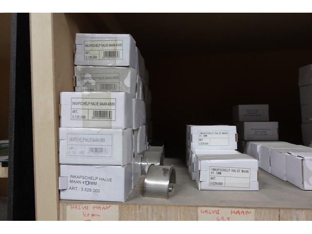 Inhoud rek - afbeelding 14 van  16