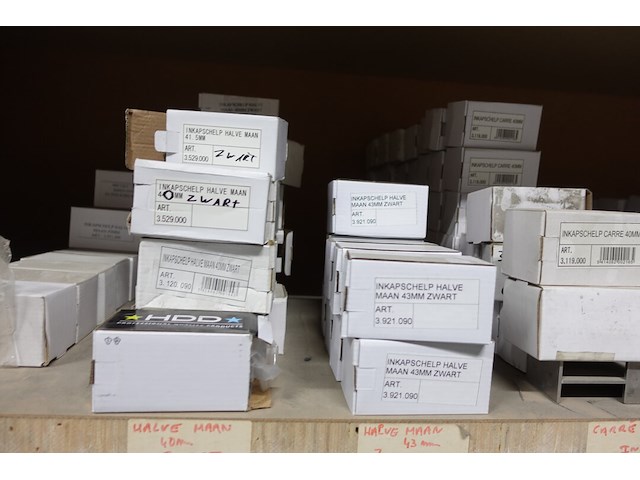 Inhoud rek - afbeelding 16 van  16