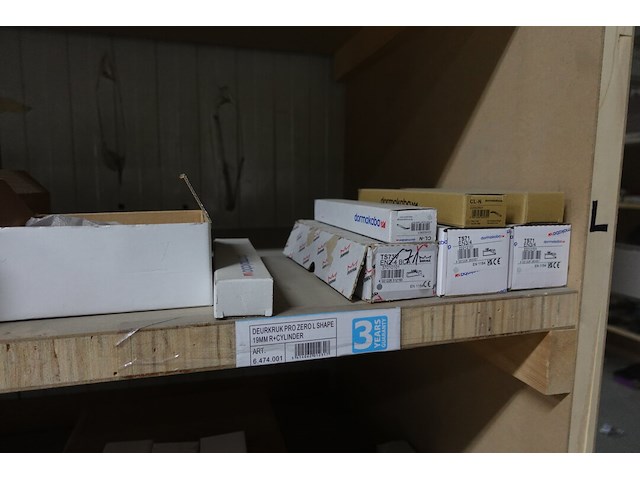 Inhoud rek - afbeelding 3 van  16