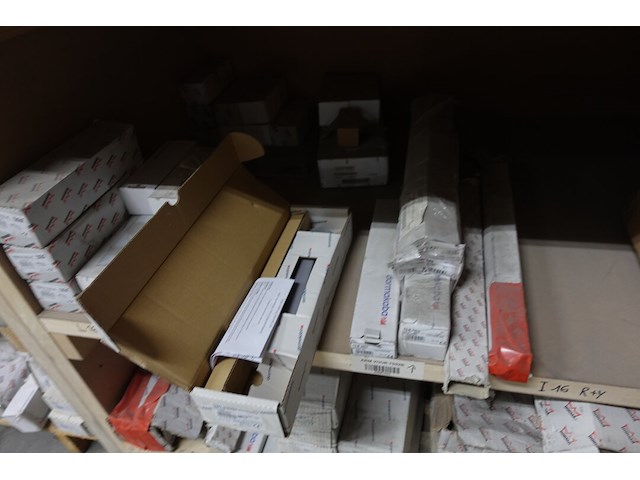 Inhoud rek - afbeelding 6 van  16