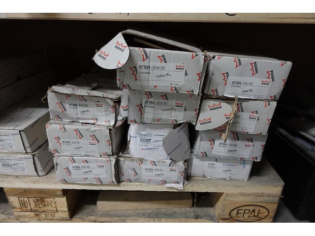 Inhoud rek - afbeelding 8 van  16