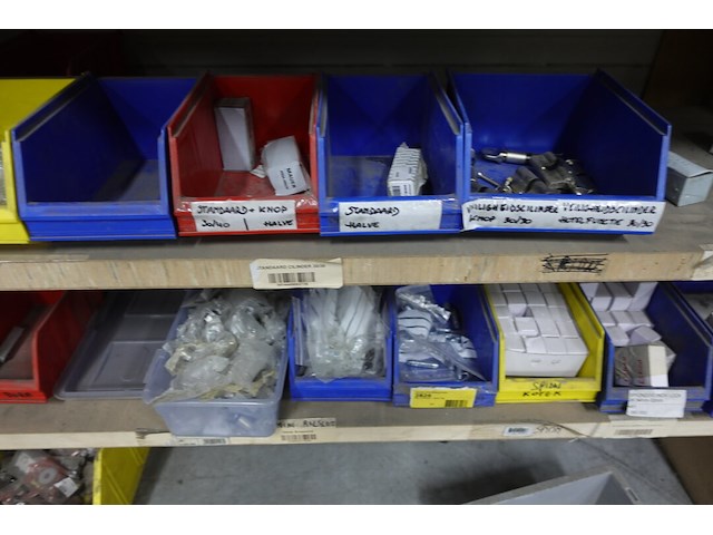 Inhoud rek - afbeelding 11 van  14