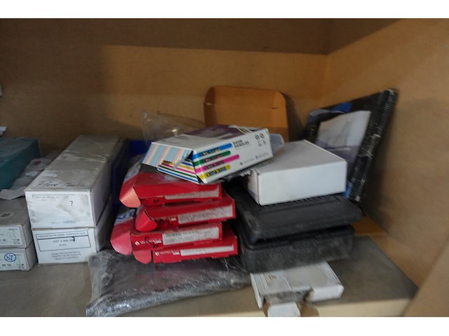 Inhoud rek - afbeelding 15 van  17