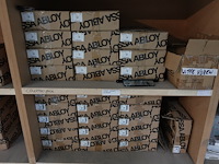 Inhoud rek - afbeelding 3 van  17