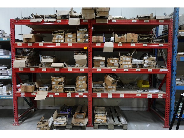 Inhoud rek - afbeelding 1 van  11