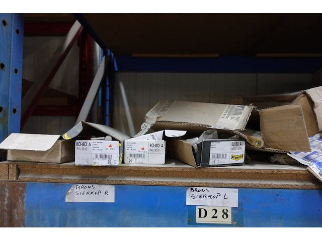 Inhoud rek - afbeelding 4 van  11