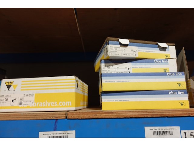 Inhoud rek - afbeelding 13 van  17