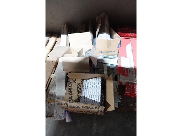 Inhoud rek - afbeelding 8 van  17