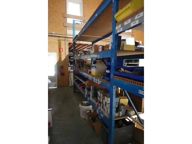 Inhoud rek - afbeelding 1 van  29