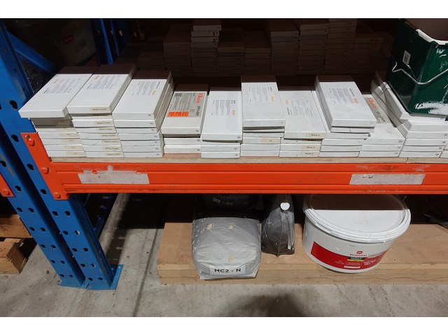 Inhoud rek - afbeelding 2 van  17