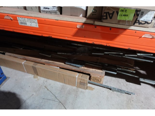 Inhoud rek - afbeelding 14 van  14