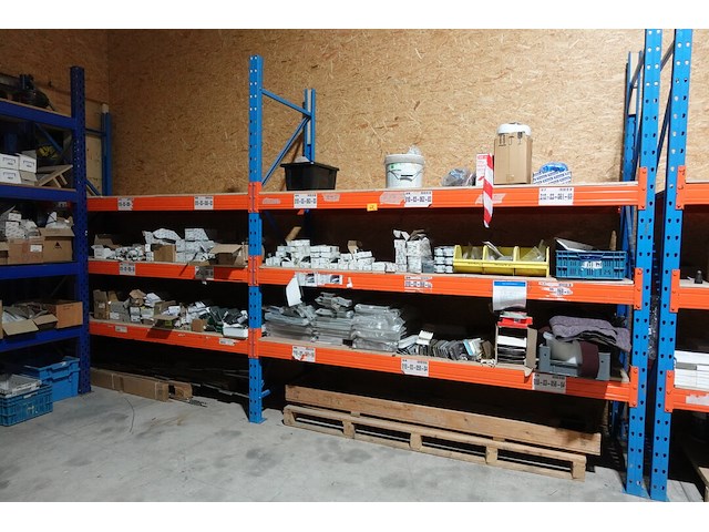 Inhoud rek - afbeelding 1 van  14