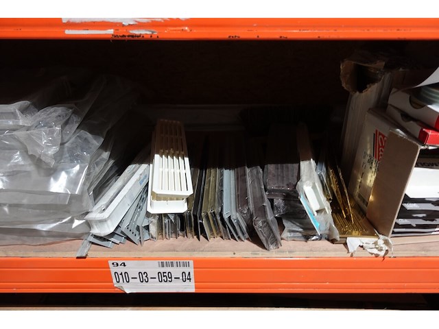 Inhoud rek - afbeelding 3 van  14