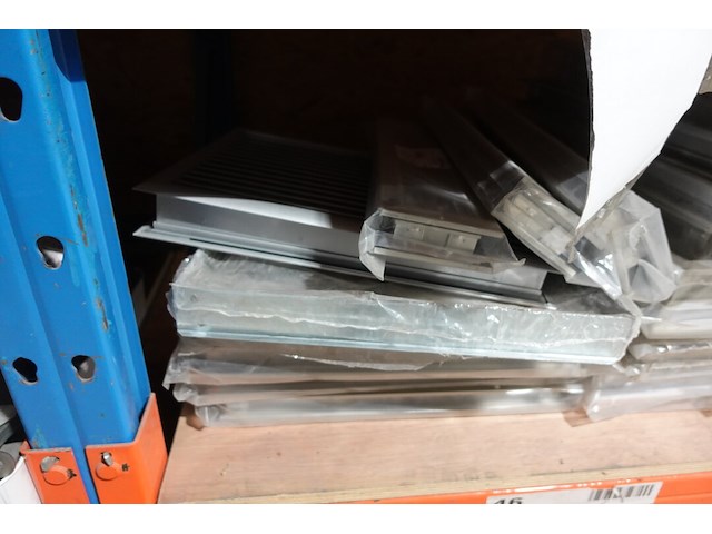 Inhoud rek - afbeelding 8 van  14