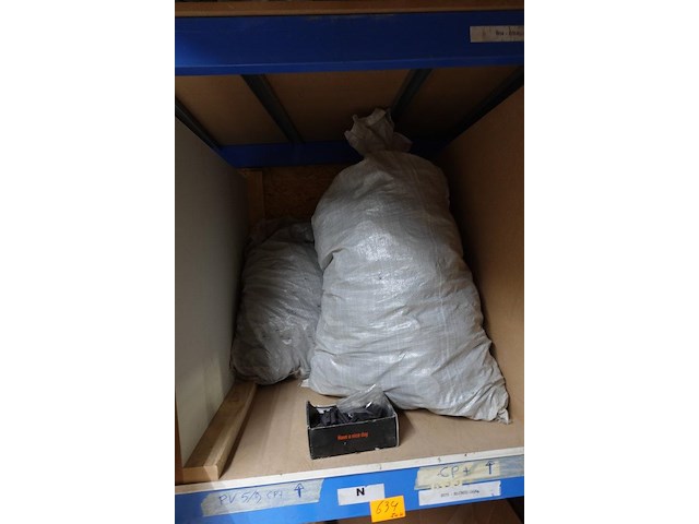 Inhoud rek - afbeelding 4 van  5