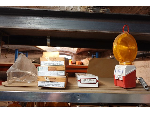 Inhoud rek - afbeelding 15 van  22