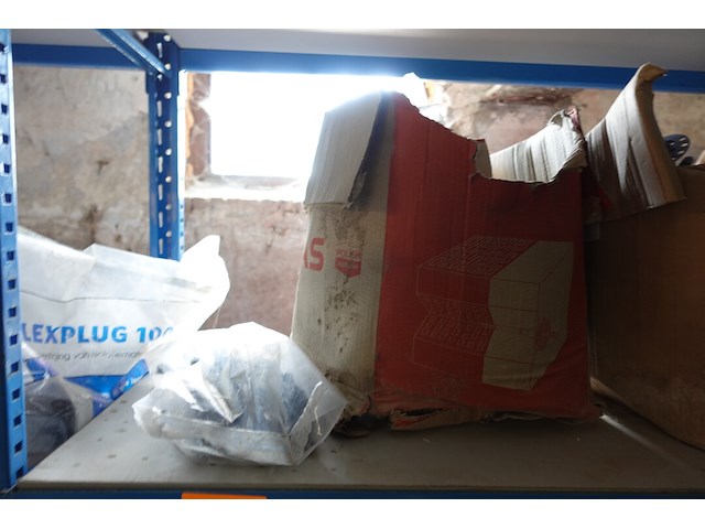 Inhoud rek - afbeelding 2 van  17