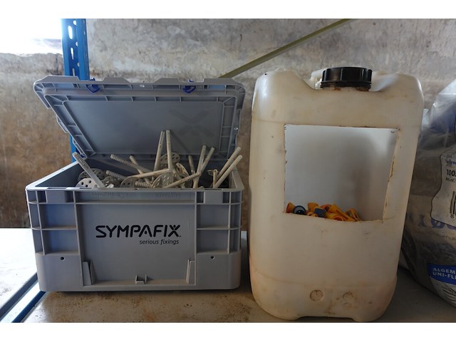 Inhoud rek - afbeelding 12 van  17