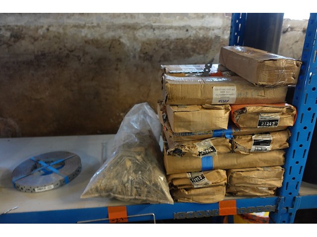 Inhoud rek - afbeelding 11 van  22