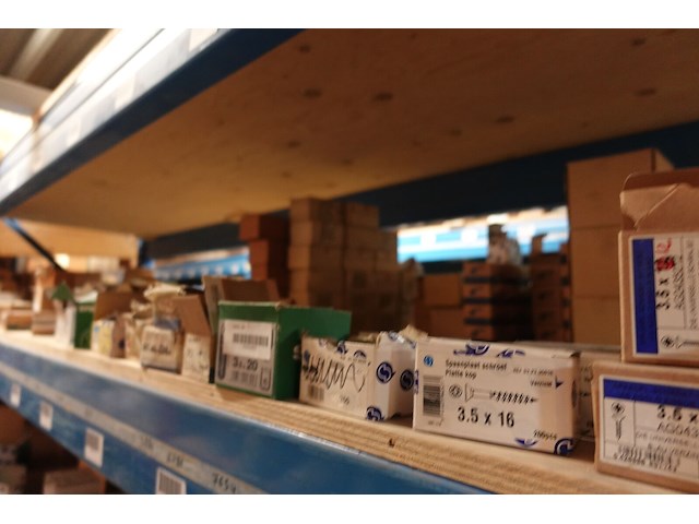 Inhoud rek - afbeelding 2 van  37
