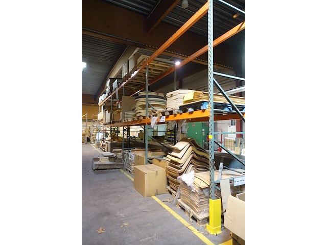 Inhoud rek - afbeelding 1 van  34