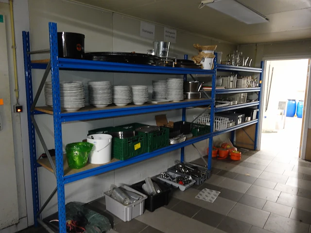 Inhoud rek - afbeelding 1 van  15