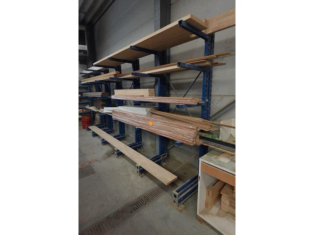 Inhoud rek - afbeelding 1 van  5