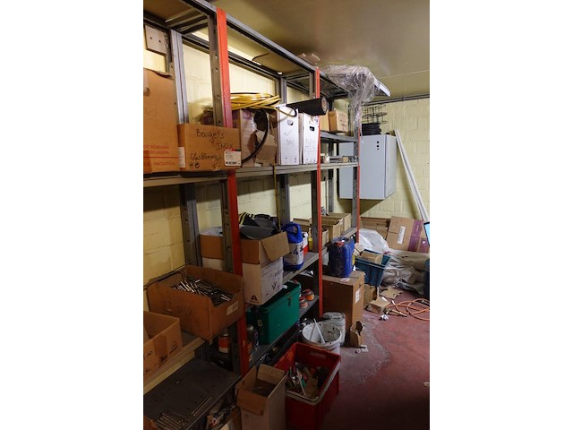 Inhoud ruimte magazijn - afbeelding 3 van  30