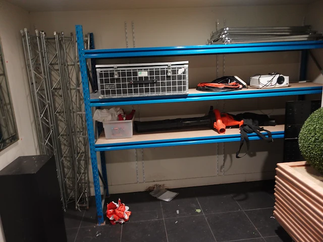 Inhoud ruimte - afbeelding 1 van  8