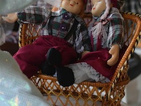 Inhoud tafe div porselijnen poppen - afbeelding 5 van  5