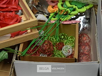 Inhoud tafel decoratiematerialen - afbeelding 4 van  7