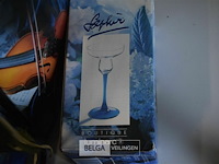 Inhoud tafel div kandelaars en vaasjes - afbeelding 3 van  5