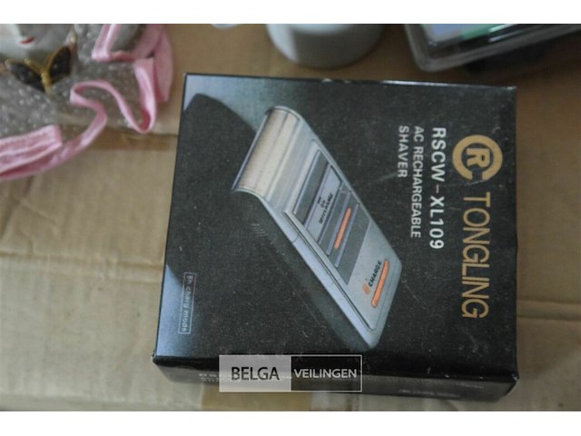 Inhoud tafel div materialen - afbeelding 3 van  11