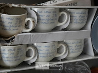 Inhoud tafel div materialen - afbeelding 10 van  11