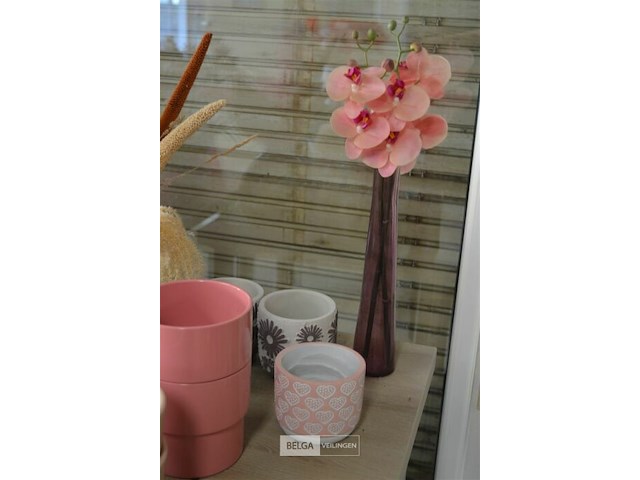 Inhoud tafel div potten envazen - afbeelding 4 van  5