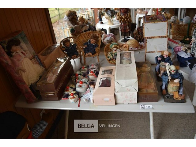 Inhoud tafel div - afbeelding 1 van  8