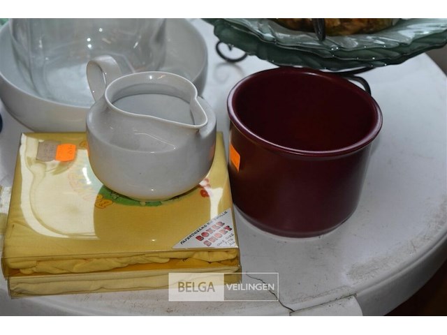 Inhoud tafel partij div spulen - afbeelding 2 van  5