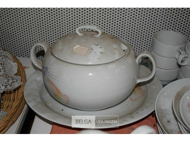 Inhoud tafel partij servies - afbeelding 2 van  5