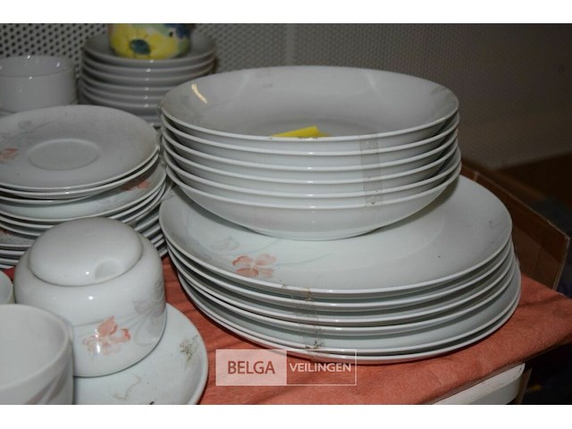 Inhoud tafel partij servies - afbeelding 4 van  5