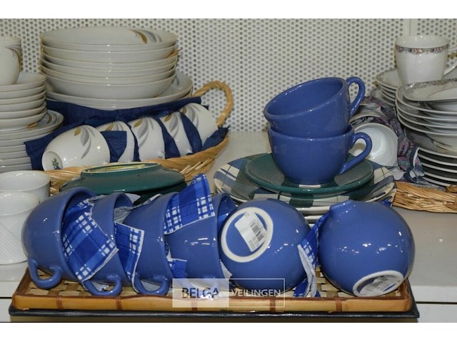 Inhoud tafel partij servies - afbeelding 2 van  5