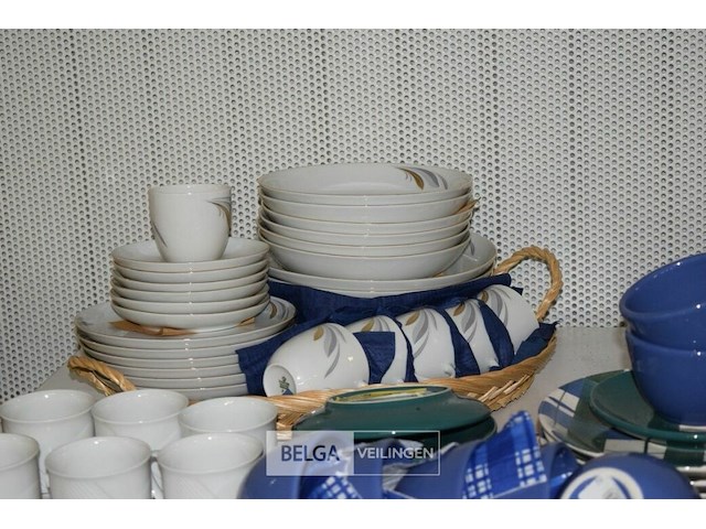 Inhoud tafel partij servies - afbeelding 3 van  5