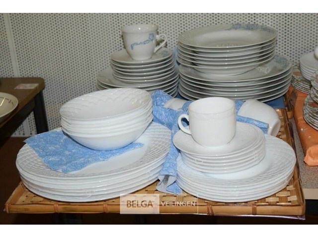 Inhoud tafel partij servies - afbeelding 2 van  4