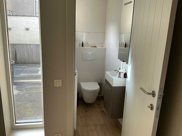 Inhoud toilet - afbeelding 1 van  8