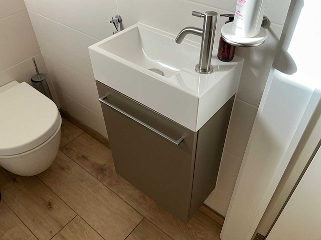 Inhoud toilet - afbeelding 6 van  8