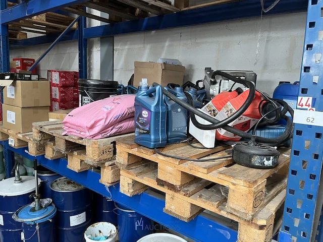 Inhoud van 13 palletten met diverse werkplaatsvoorraad - afbeelding 1 van  34