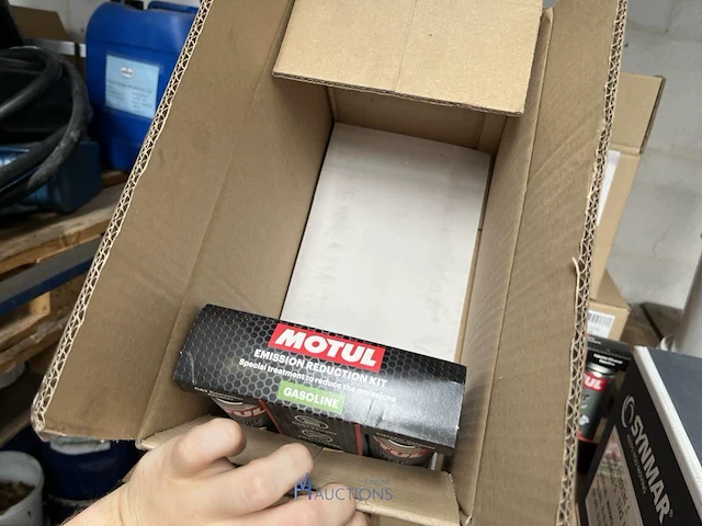 Inhoud van 13 palletten met diverse werkplaatsvoorraad - afbeelding 16 van  34